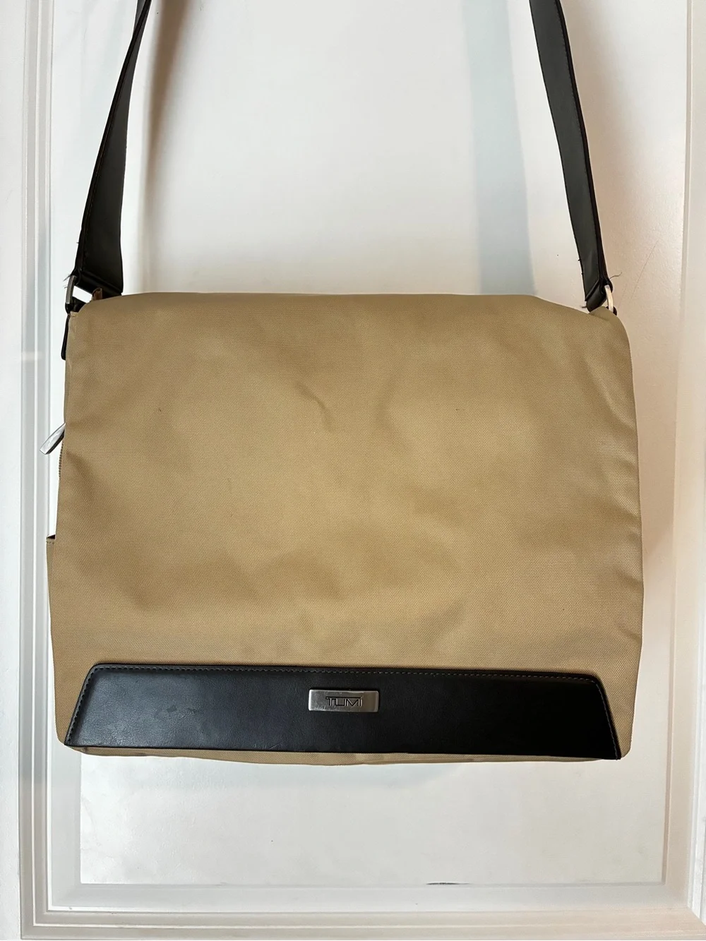 Tumi Beige Messenger Laptop Travel Ballistic Bag Unisex